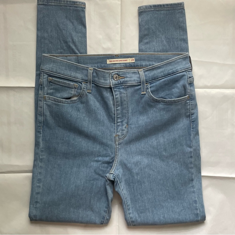 Levi’s 720 Series High Rise Super skinny Jean